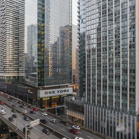 Luxury 2-Bedroom Condo Parking, View Of Cn Tower Toronto Exterior foto