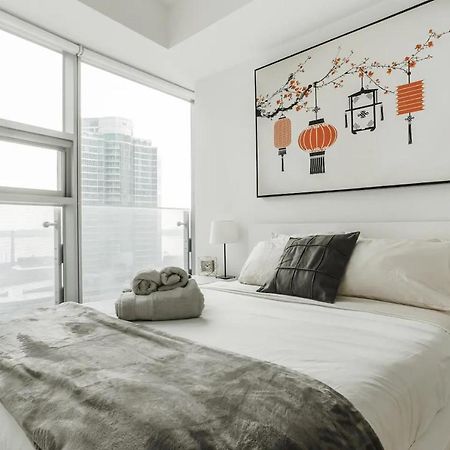 Luxury 2-Bedroom Condo Parking, View Of Cn Tower Toronto Exterior foto