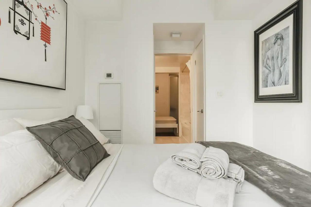 Luxury 2-Bedroom Condo Parking, View Of Cn Tower Toronto Exterior foto
